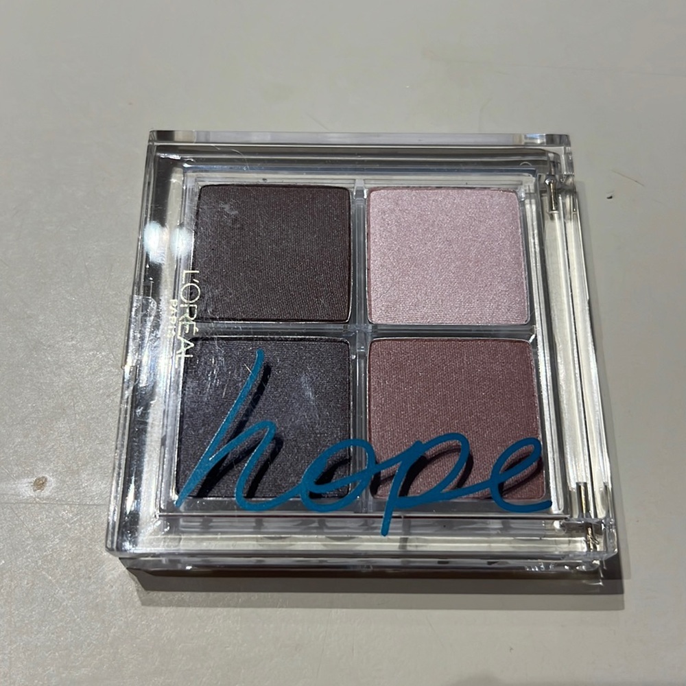 L’Oreal Hope Pink and Purple Eyeshadow Palette
